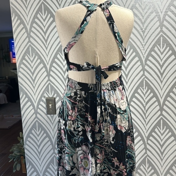 NLW halter dress - Picture 4 of 10